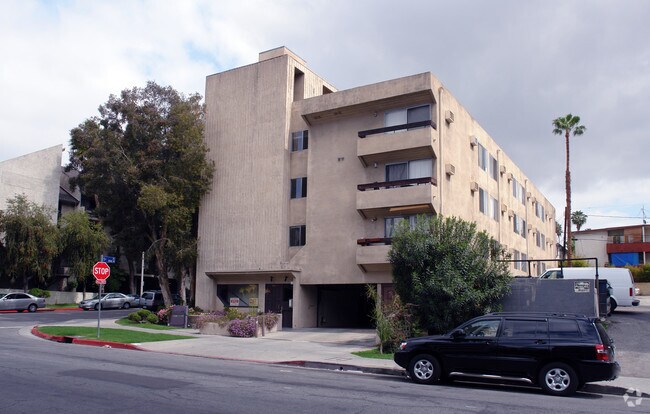 Building Photo - 400 S Hobart Blvd