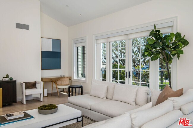 Building Photo - 15225 Palisades Village Ln