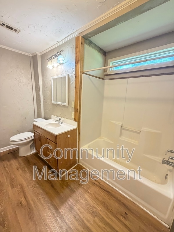 Building Photo - 18819 Greenwell Springs Rd