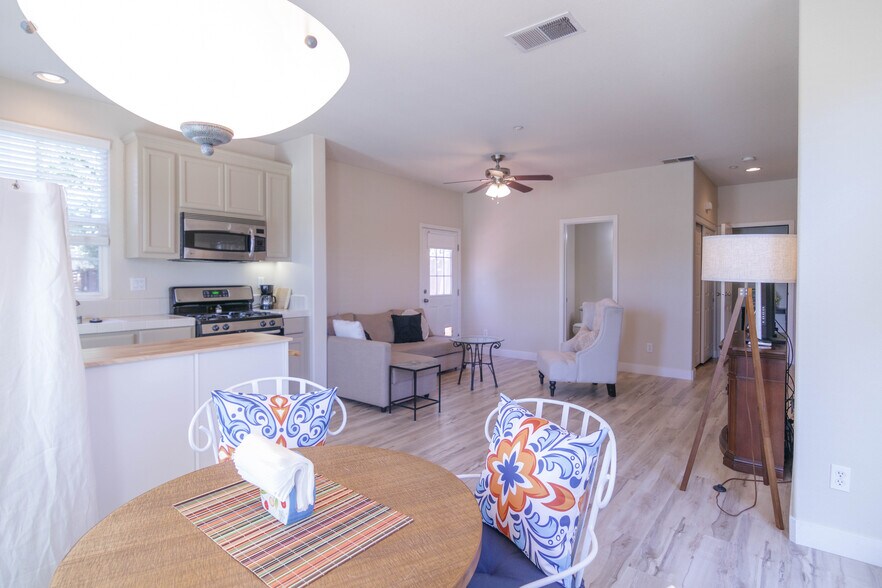 Building Photo - 171 Fennel Ct