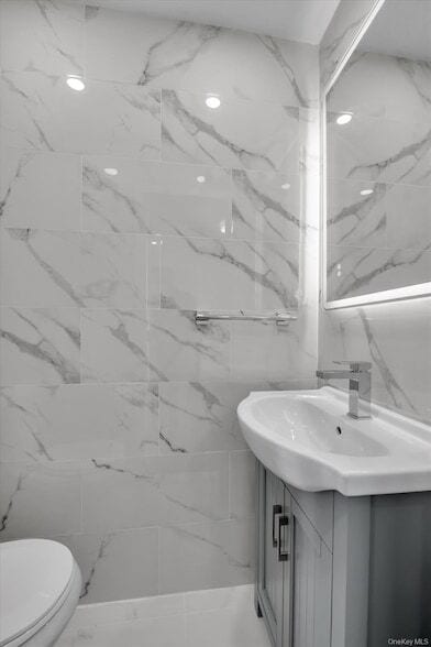 Building Photo - 609 Ovington Ave