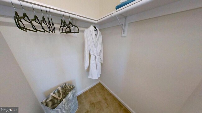 Building Photo - 801 Mapleton Ave