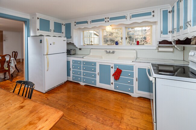 Building Photo - 45 York St