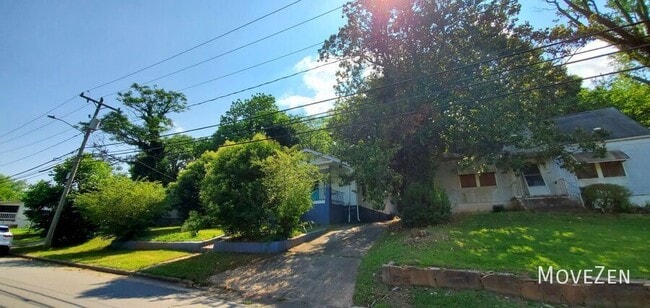 Building Photo - 118 N Graham Ave