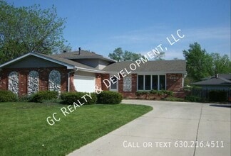Building Photo - 27W181 Jewell Rd