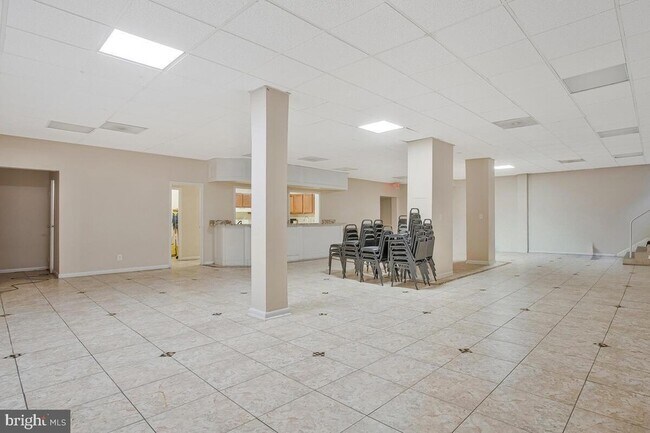 Building Photo - 3450 Toledo Terrace