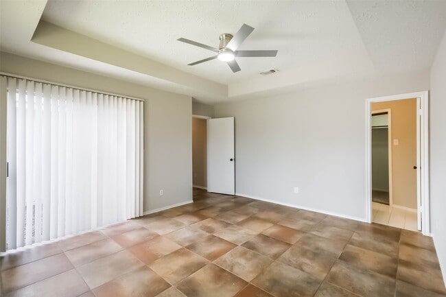Building Photo - 15243 Peachmeadow Ln