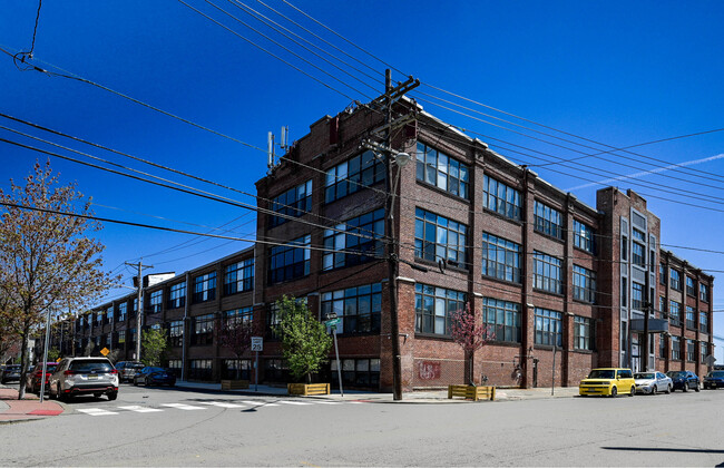 Building Photo - 300 Communipaw Ave