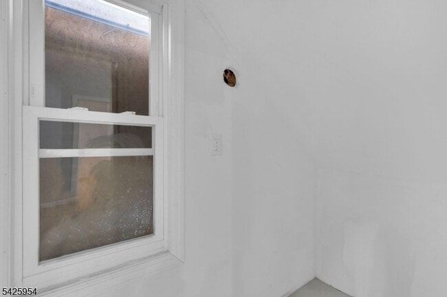 Building Photo - 123 Dodd St