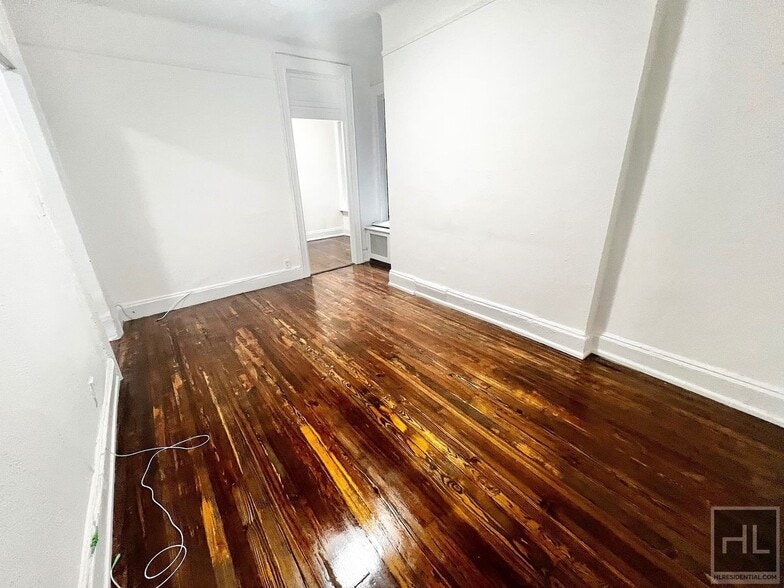 Building Photo - YORK AVENUE