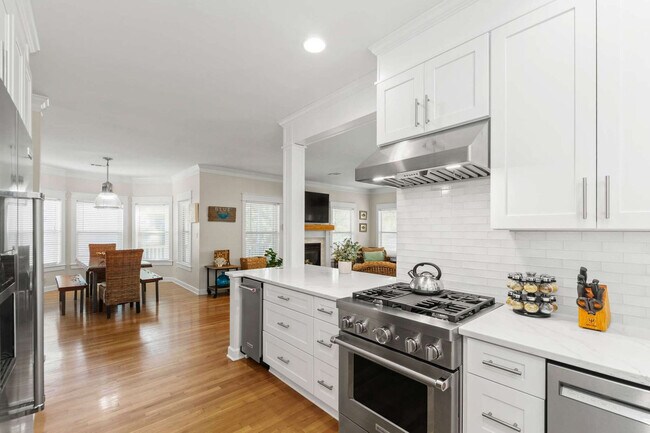 Building Photo - 66 Sunfish St
