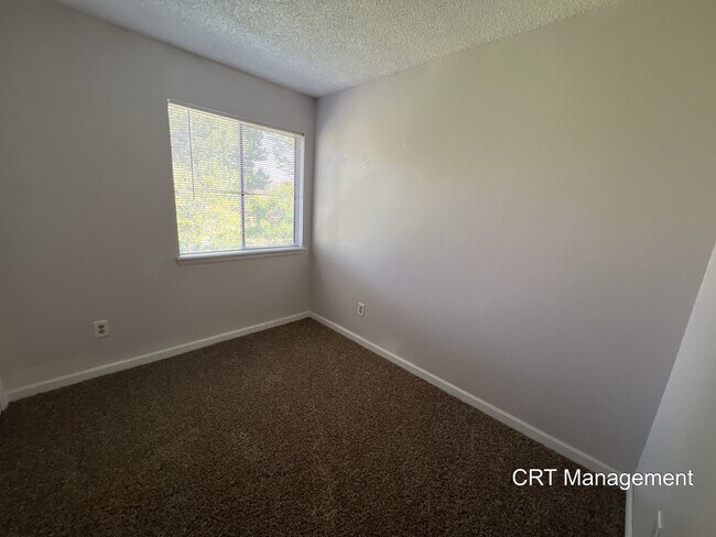 Building Photo - Beautiful 2 Bedroom, 2 Bathroom Condo in S...