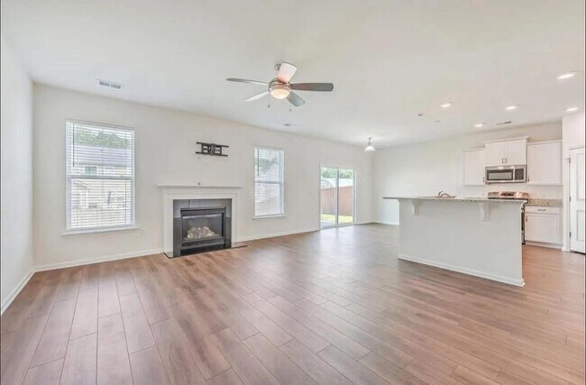 Building Photo - 510 Lateleaf Dr