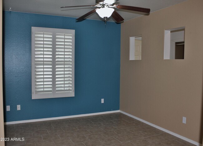 Building Photo - 17839 W Crocus Dr