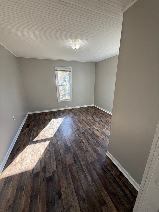 Building Photo - 223 Sunset Ave