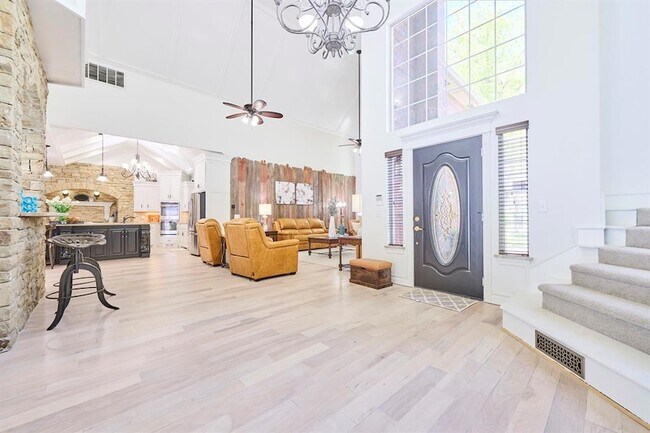 Building Photo - 13300 SW 38th St