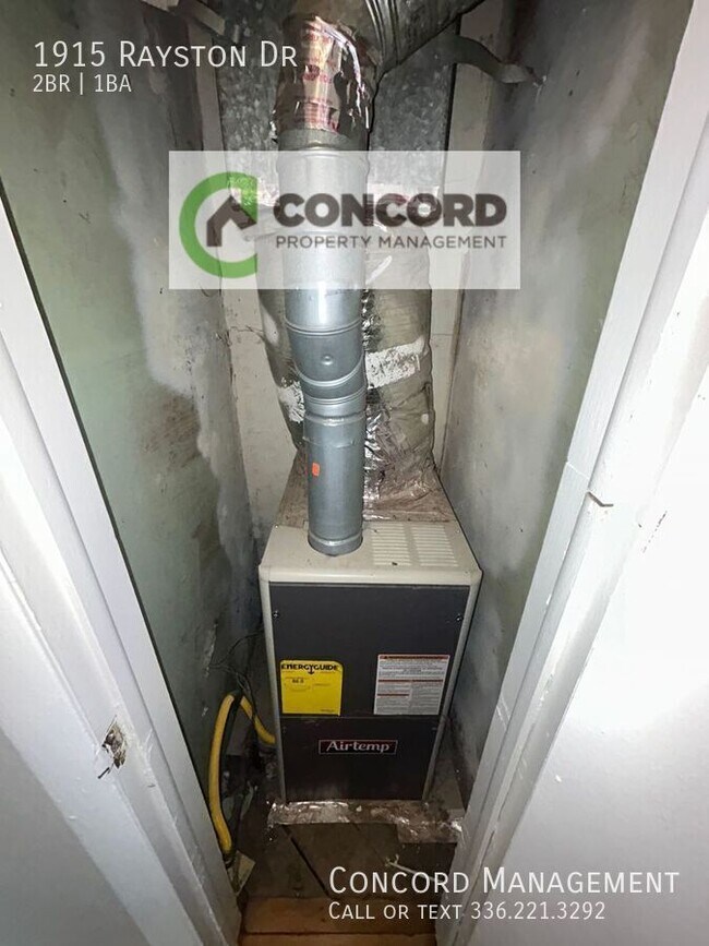 Building Photo - 1915 Rayston Dr