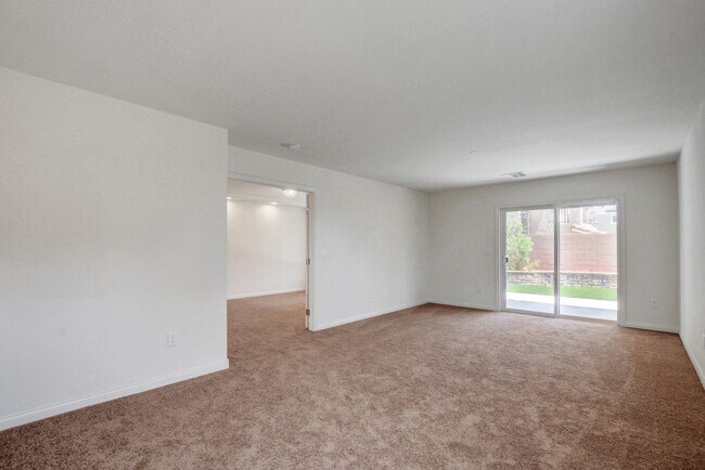 Building Photo - HUGE 3 Story, 5 Bedroom Home in the Southwest!