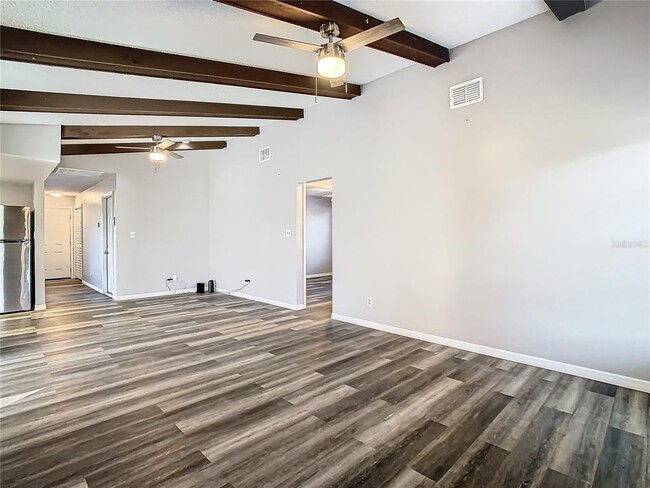 Building Photo - 7801 Rolling Grove Dr W