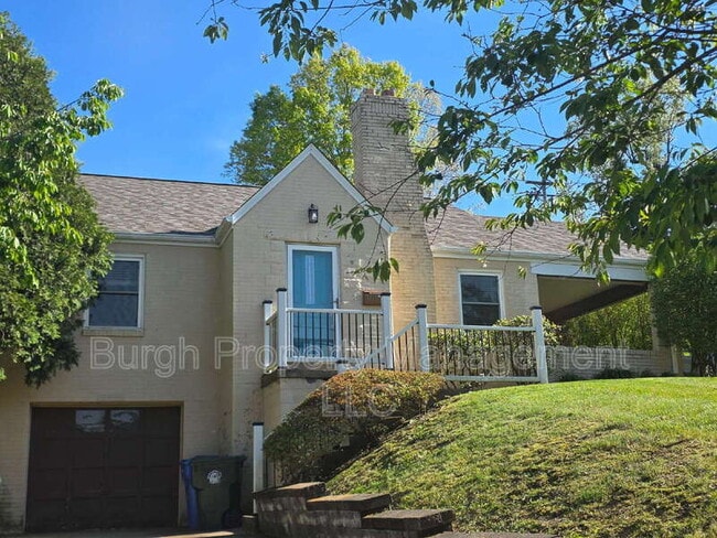 Building Photo - 300 Maxwell Dr