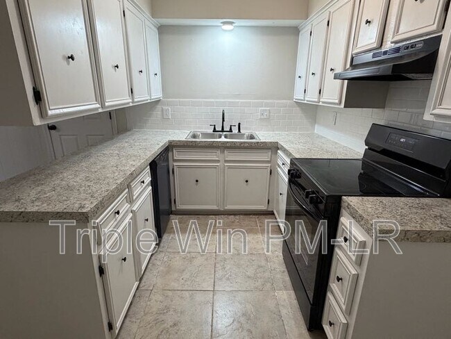 Building Photo - 10002 Stardust Trail