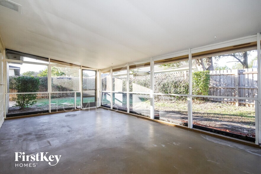 Building Photo - 3814 Treadway Dr