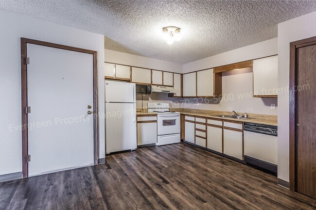 Building Photo - 348 Terri Dr