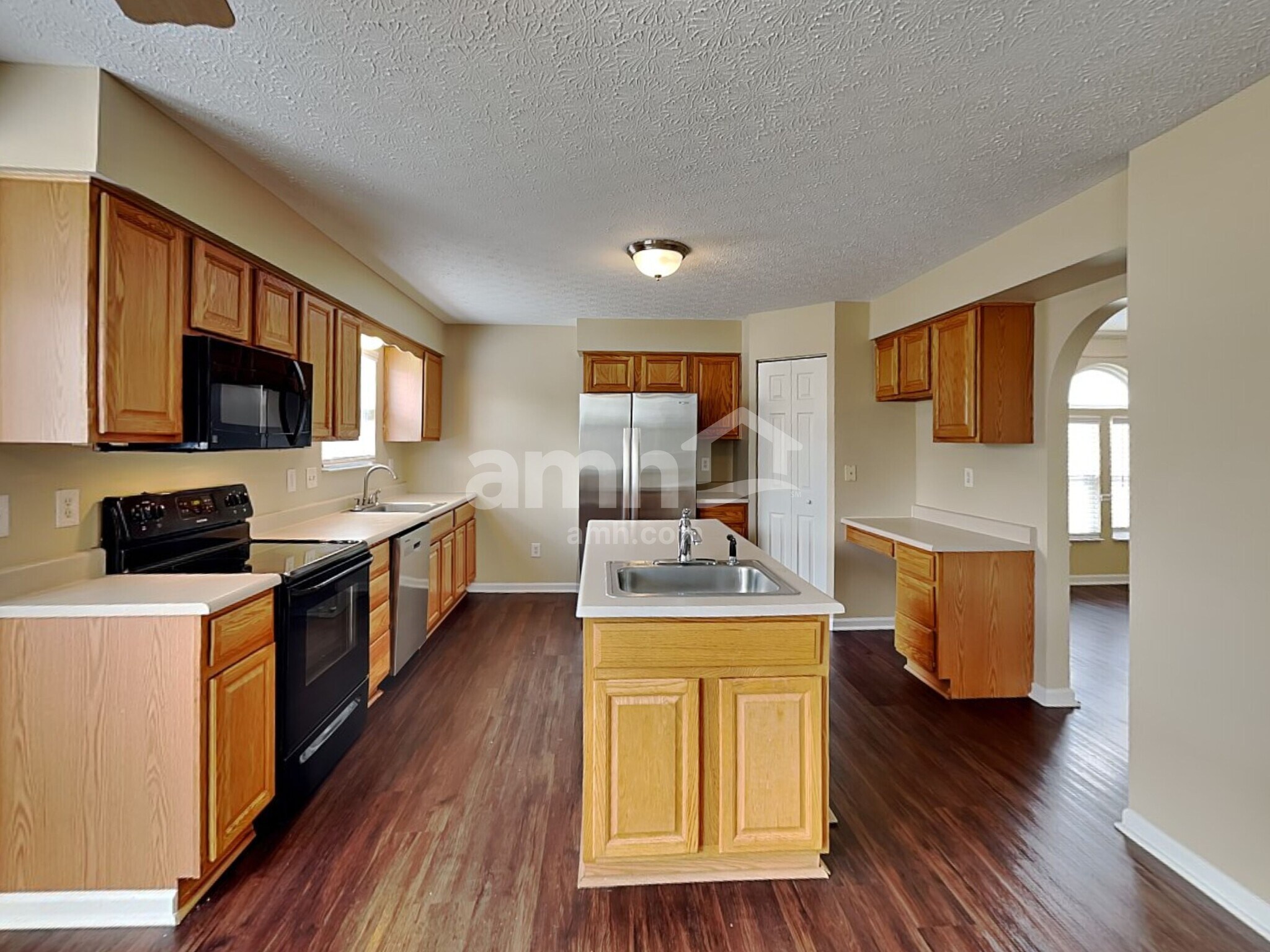 Building Photo - 90 Knights Bridge Dr N