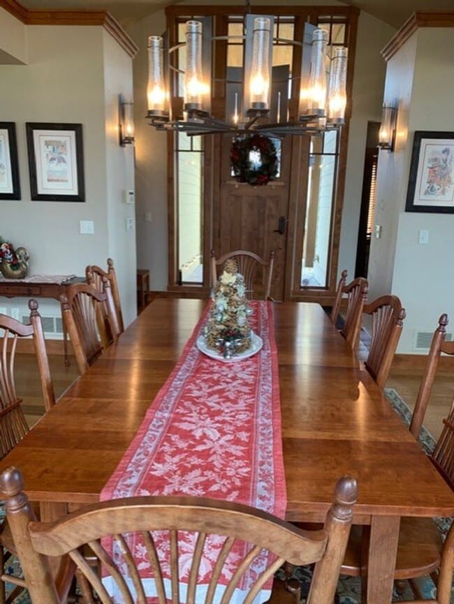 Building Photo - Fully furnished executive home with lake views located in gated community in Polson- Available Se...