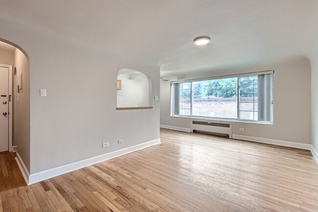 Building Photo - Apex 1101