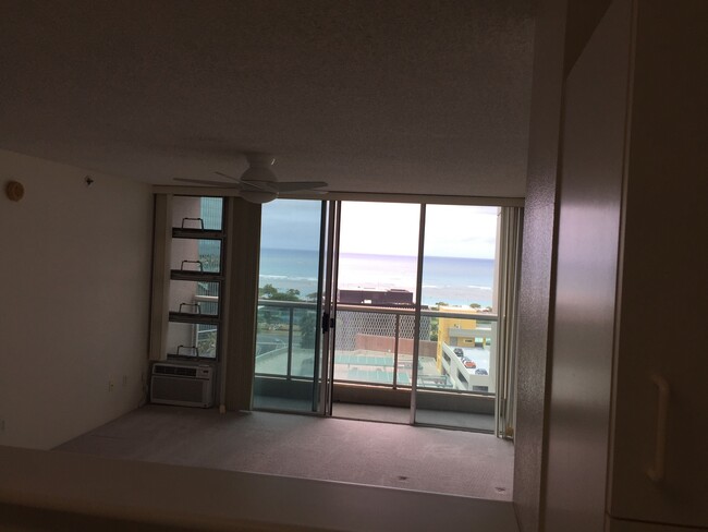 Building Photo - Great Kakaako Location, Amazing Views!