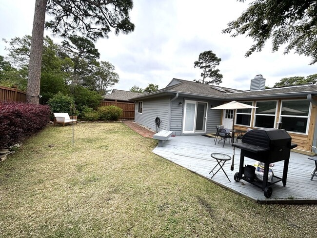 Building Photo - 6-month SUMMER rental within minutes of Wrightsville Beach!