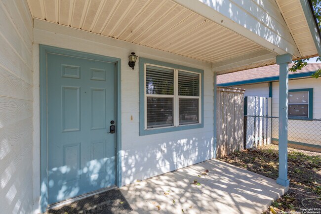 Building Photo - 3727 Aragon Dr