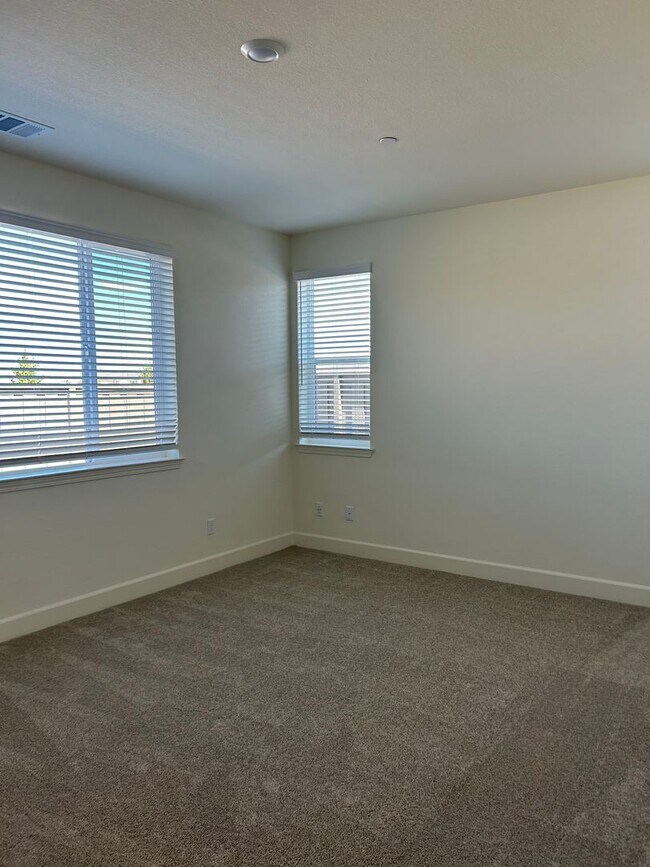 Building Photo - NEW HOME