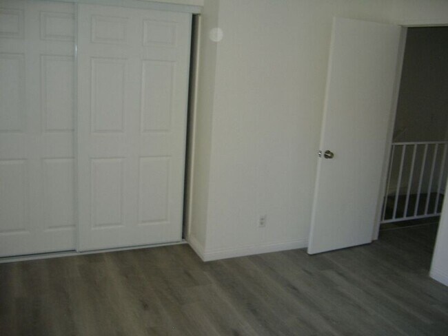 Building Photo - 28701 Calle Del Lago