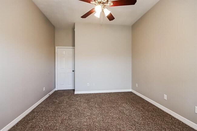 Building Photo - 15114 Diamond Way