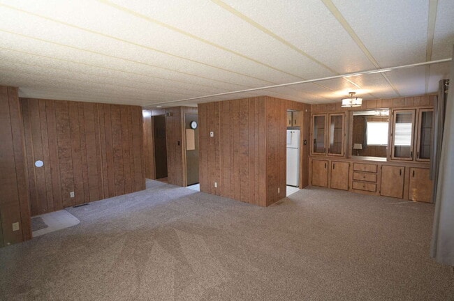 Building Photo - 2 bed 2 bath with large garage in Sequim