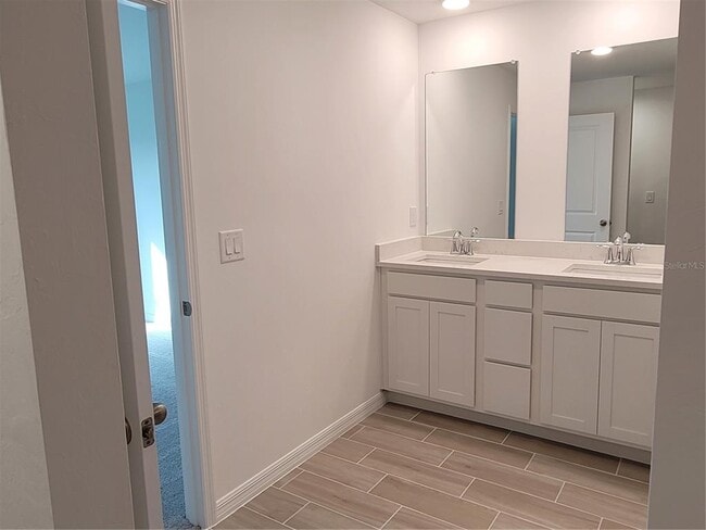 Building Photo - 11100 Vanessa Ave