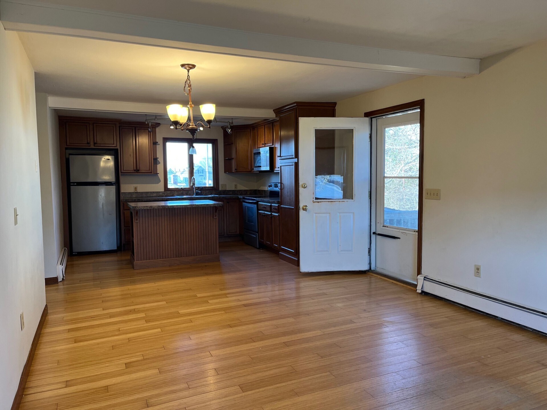 Building Photo - 3 Buttonwood St