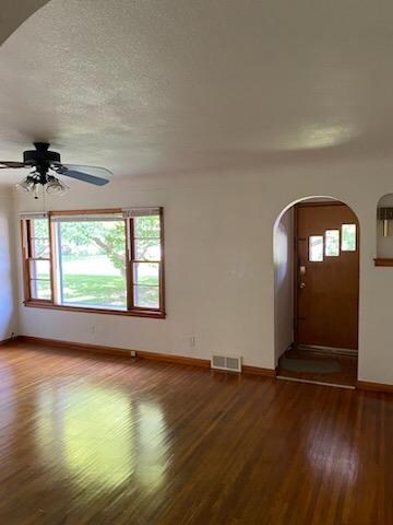 Building Photo - 725 Wyman St