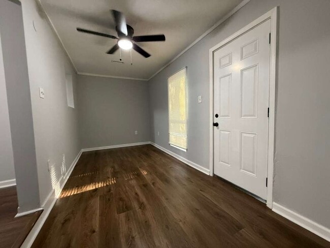 Building Photo - 6992 Flagstone Dr
