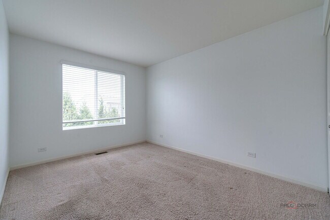 Building Photo - 202 Minuet Cir