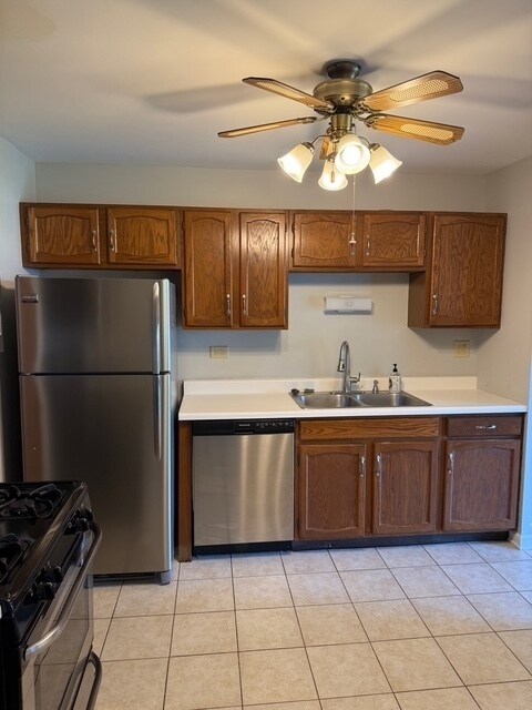 Building Photo - 610 Stone Cir Ct