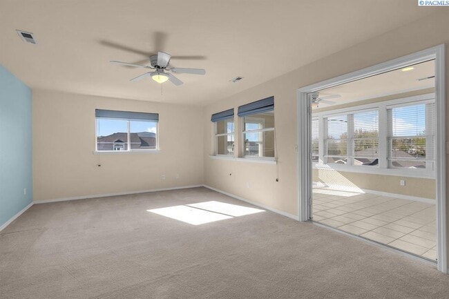 Building Photo - 2,400sf Low Maintenance, Best S Richland L...