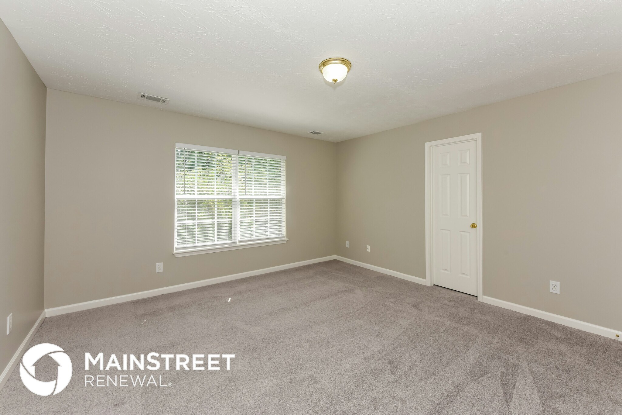 Building Photo - 160 Walton Trce S