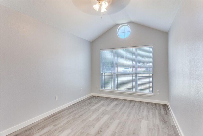 Building Photo - 752 Dema Ln