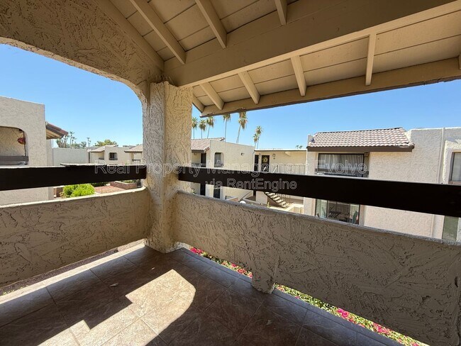 Building Photo - 3825 E Camelback Rd
