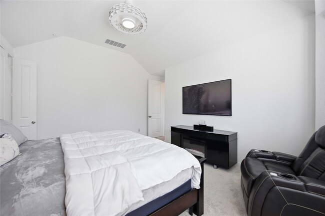 Building Photo - 908 Pismo Crk Ln