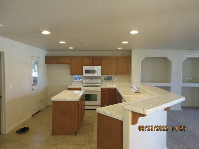 Building Photo - 1324 Scotch Pine Way