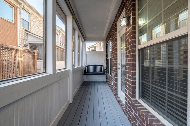 Building Photo - 2767 Durham Dr NE
